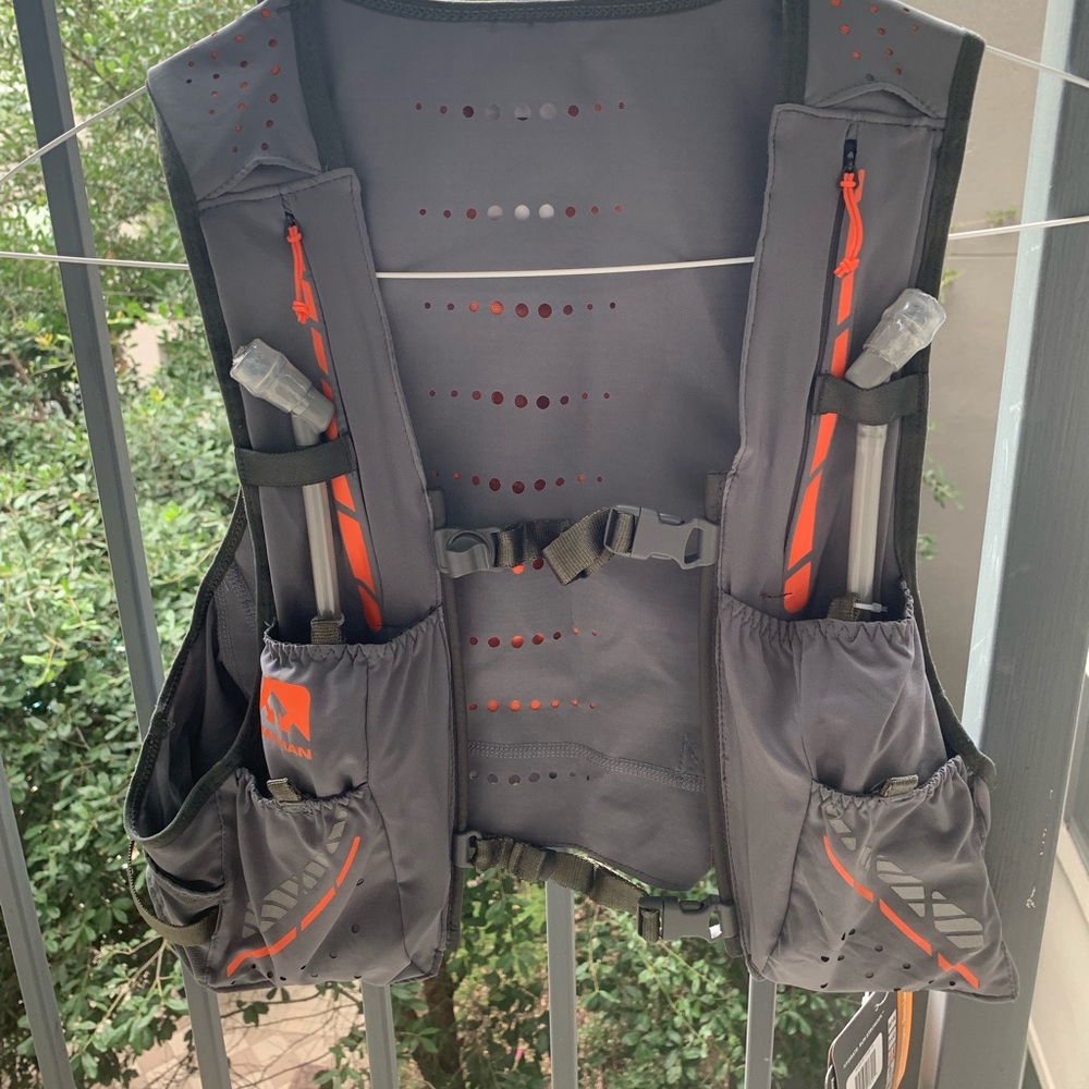 Nathan vapor kart hydration vest. Small - Picture 2 of 6